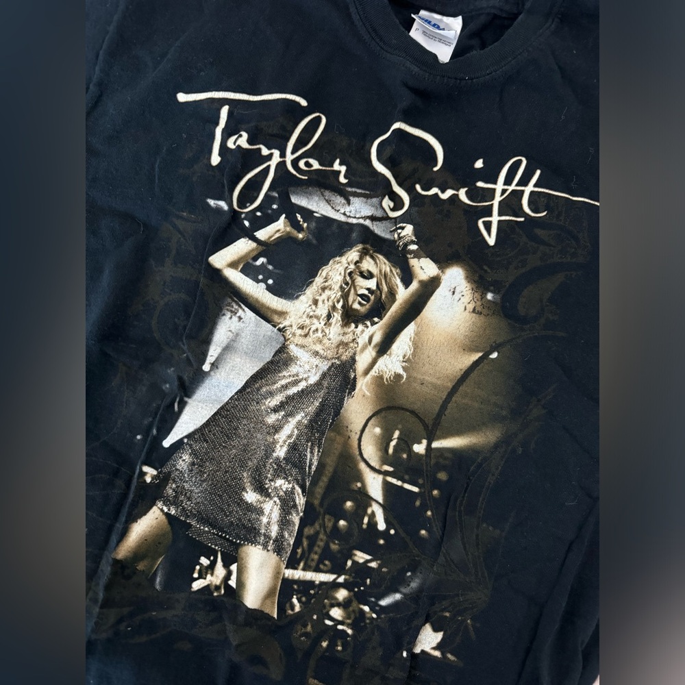Vintage Taylor Swift Fearless Tour Tee